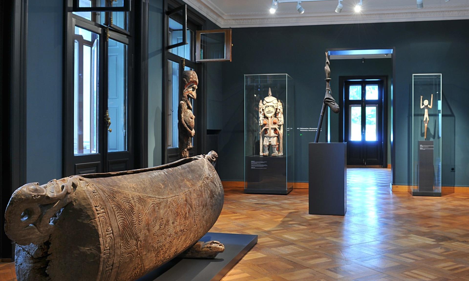 Il Museo Rietberg accompagna i suoi visitatori in un viaggio attorno al mondo.